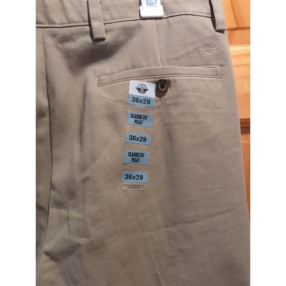 NWT Dockers Men's Slim Tapered Classic Fit Pleat Taupe Color 36 X‎ 29